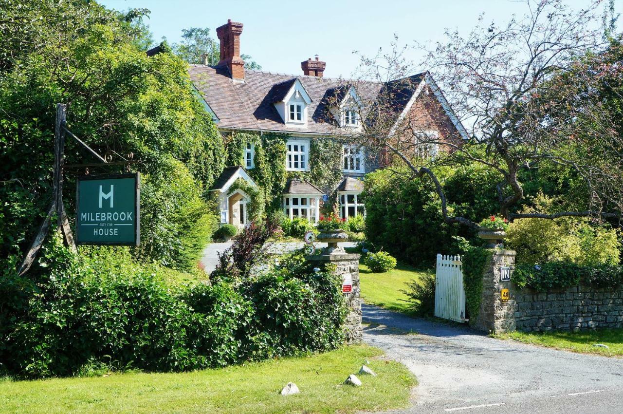 Milebrook House Panzió Knighton  Kültér fotó